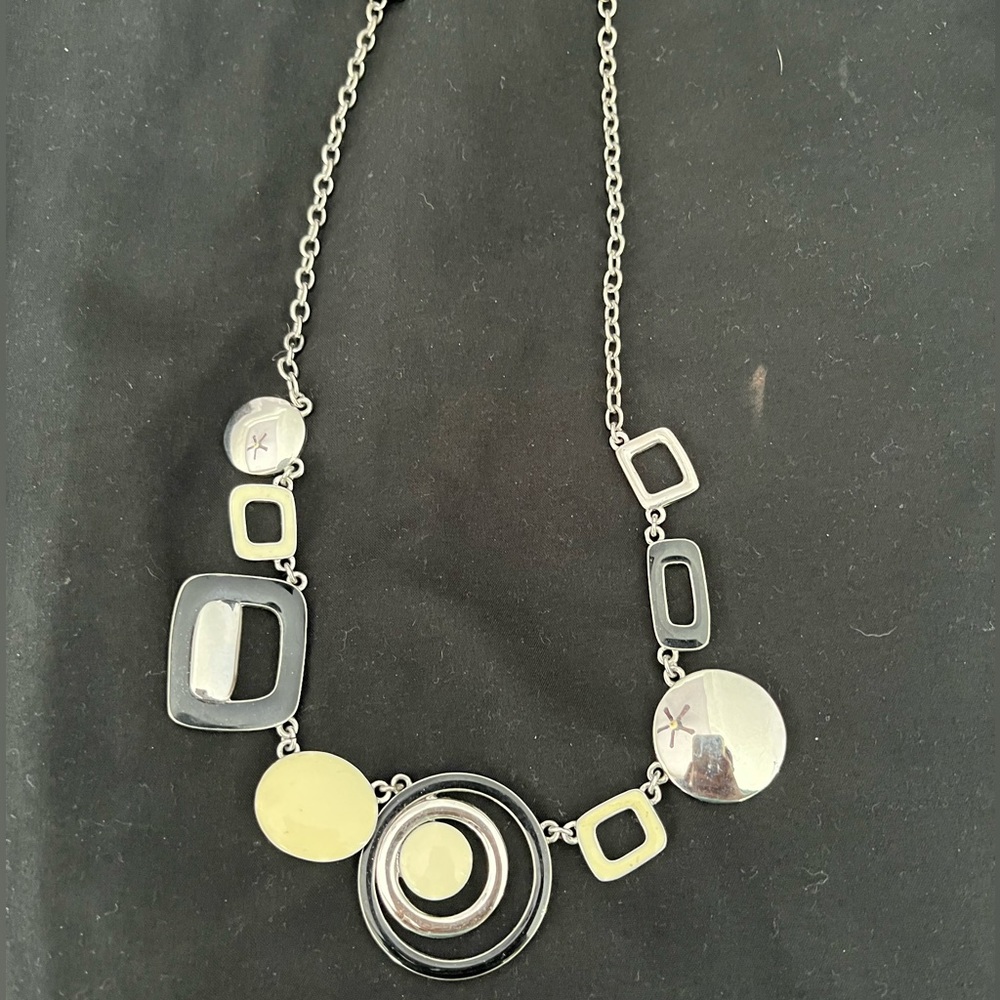 Beautiful neutral colored necklace